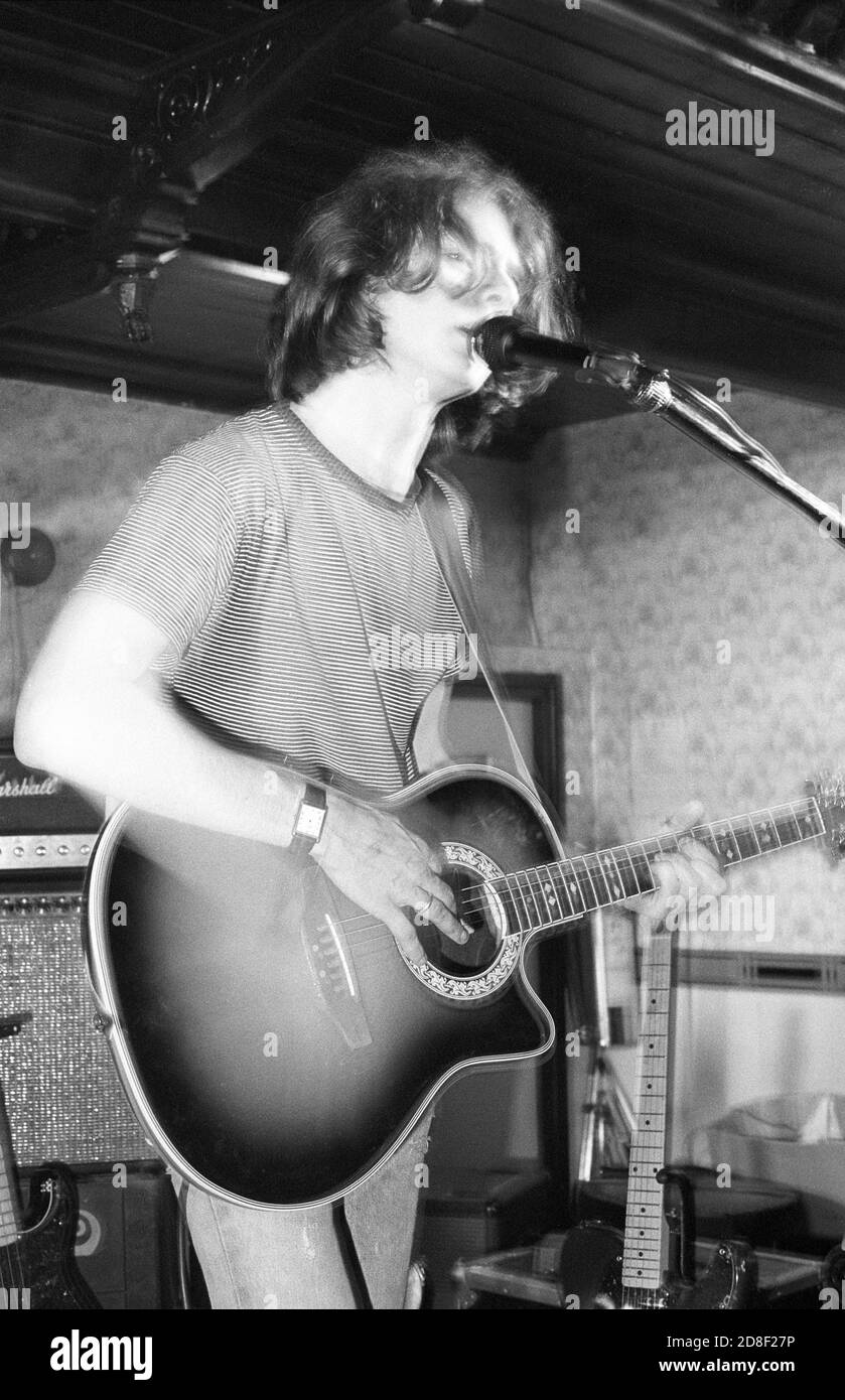 Stephen Patman von der British Shoegazing/Alternative Rock Group Chapterhouse, auf der Bühne in Esquires, Bedford, Vereinigtes Königreich, 30/11/90. Stockfoto