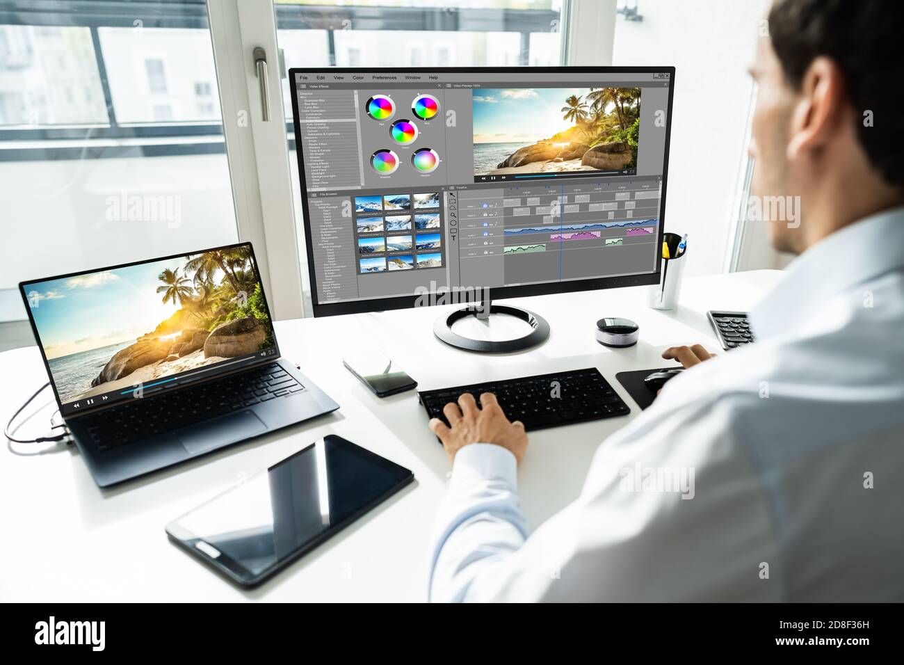 Video-Editor Mit Montage-Software Für Die Bearbeitung Auf Dem Computer Stockfoto