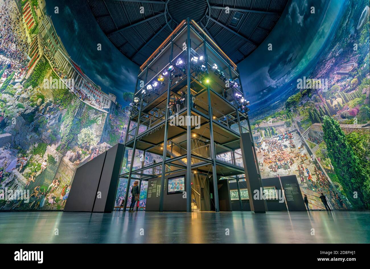 Pergamon Museum Berlin. Temporäres Ausstellungsgebäude Pergamonmuseum das Panorama. Interieur mit 360-Grad-Panorama von Yadegar Asisi. Stockfoto