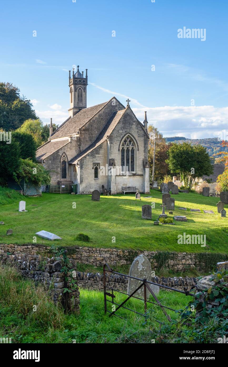 St. Johannes der Apostel Kirche im Nachmittag Herbstlicht. Sheepscombe, Cotswolds. Gloucestershire, England Stockfoto