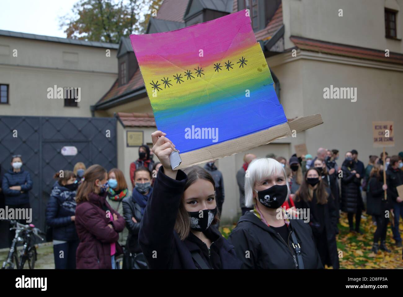 Krakau / Polen - oktober 25 2020: Regierungsfeindliche Demonstration nach Entscheidung des Verfassungsgerichts zum nahezu vollständigen Verbot der Abtreibung. Stockfoto