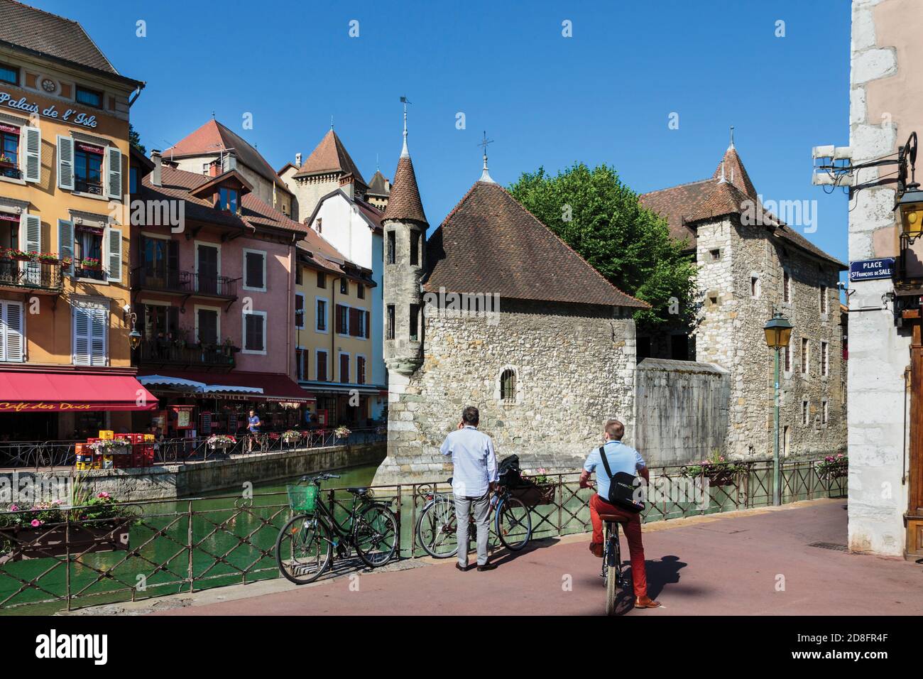 Annecy, Haute-Savoie Abteilung, Rhone-Alpes, Frankreich.  Palais de l ' Isle in der Mitte des Flusses Thiou. Stockfoto
