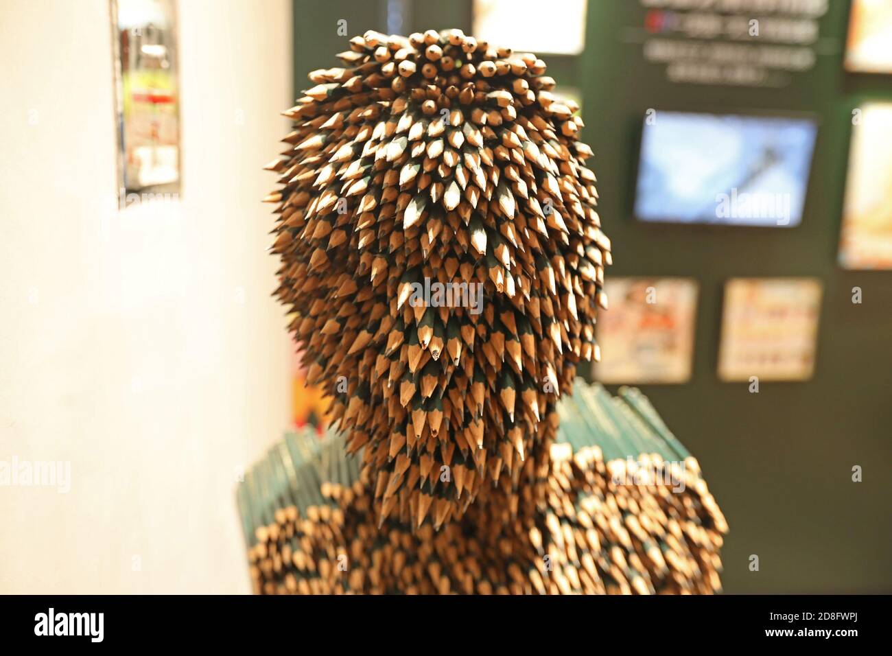 Teile der Bleistiftzeichnungen werden in Xi'an, der nordwestlichen chinesischen Provinz Shanxi, am 7. September 2020 präsentiert. Die deutsche Künstlerin Kerstin Schulz hat mehr gebraucht Stockfoto