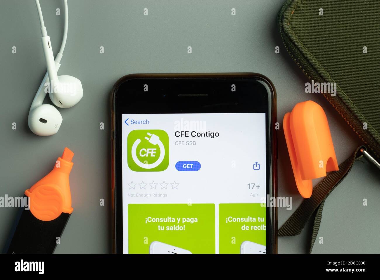 New York, USA - 26. Oktober 2020: CFE Contigo Mobile App Icon Logo auf dem Handy-Bildschirm Nahaufnahme, illustrative Editorial Stockfoto