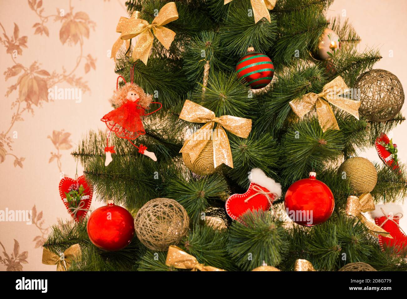 weihnachtsbaum mit Urlaub bunten Dekor Stockfoto