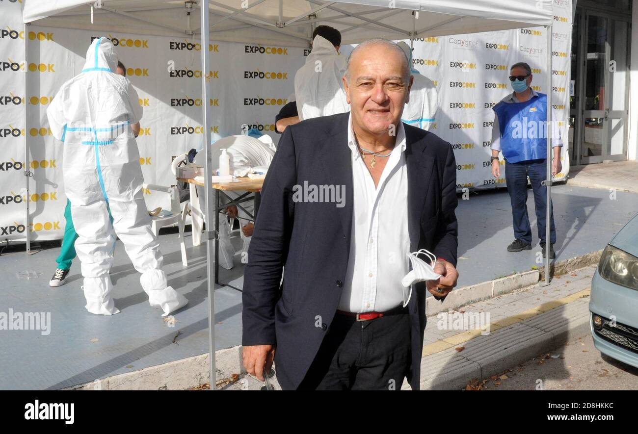 Palermo, Italien. Oktober 2020. Palermo.Coronavirus, tamponi in Auto alla Fiera del Mediterraneo.Nella foto Renato Costa commissario straordinario per l'emergenza Covid.Ph.Alessandro Fucarini (PALERMO - 2020-10-30, Alessandro Fucarini) p.s. la foto e' utilizzabile nel rispetto del contesto in cui e' stata scattata decorata, e senza del inteno Credit: Independent Photo Agency/Alamy Live News Stockfoto