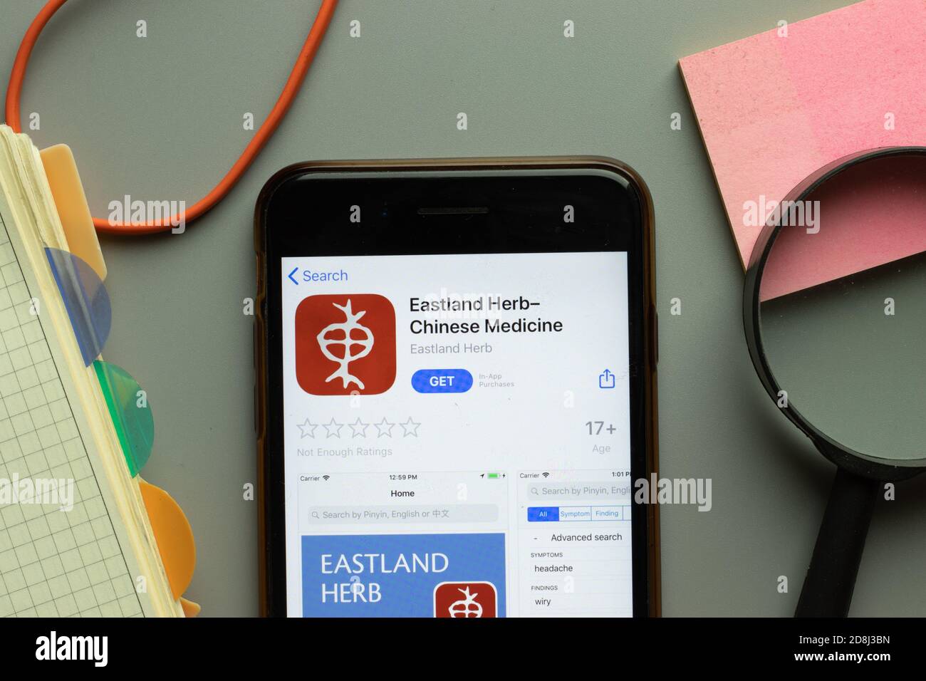 New York, USA - 26. Oktober 2020: Eastland Herb Chinese Medicine Mobile App Logo auf dem Handy-Bildschirm Nahaufnahme, illustrative Editorial Stockfoto