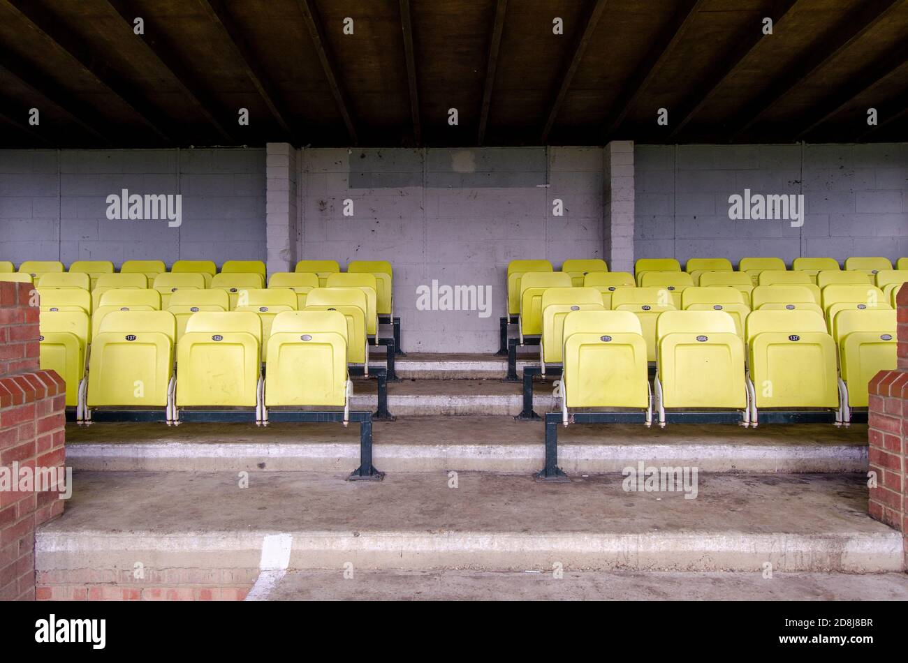 Leeres lokales Sportstadion Stockfoto
