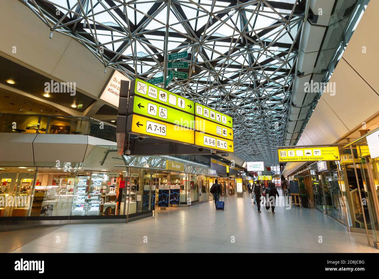 Berlin, Deutschland - 27. Oktober 2020: Flughafengebäude Berlin Tegel TXL in Deutschland. Stockfoto