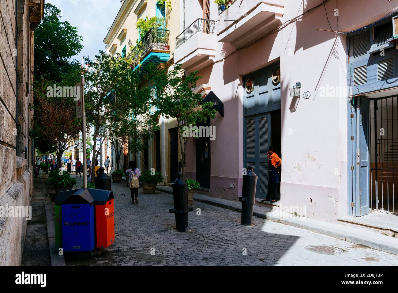 Amargura Street. Kubanische lokale Atmosphäre in einer beliebten Straße. La Habana - La Havanna, Kuba, Lateinamerika und die Karibik Stockfoto