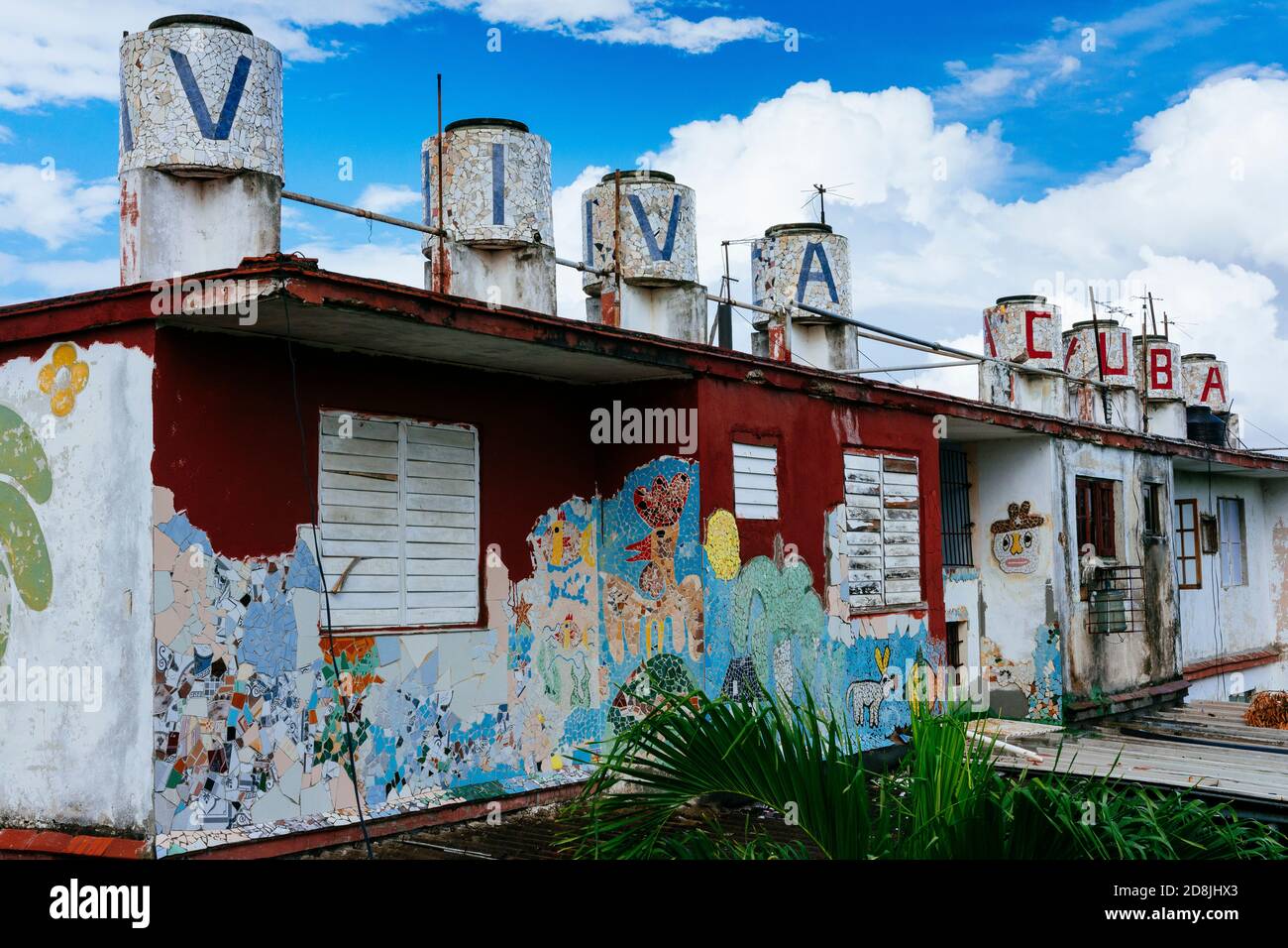Der Künstler Jose Rodriguez Fuster hat eine kreative Enklave aufgebaut Ihr Haus, das in die Umgebung ausgelaufen ist.Jaimanitas War ein Ekonom Stockfoto
