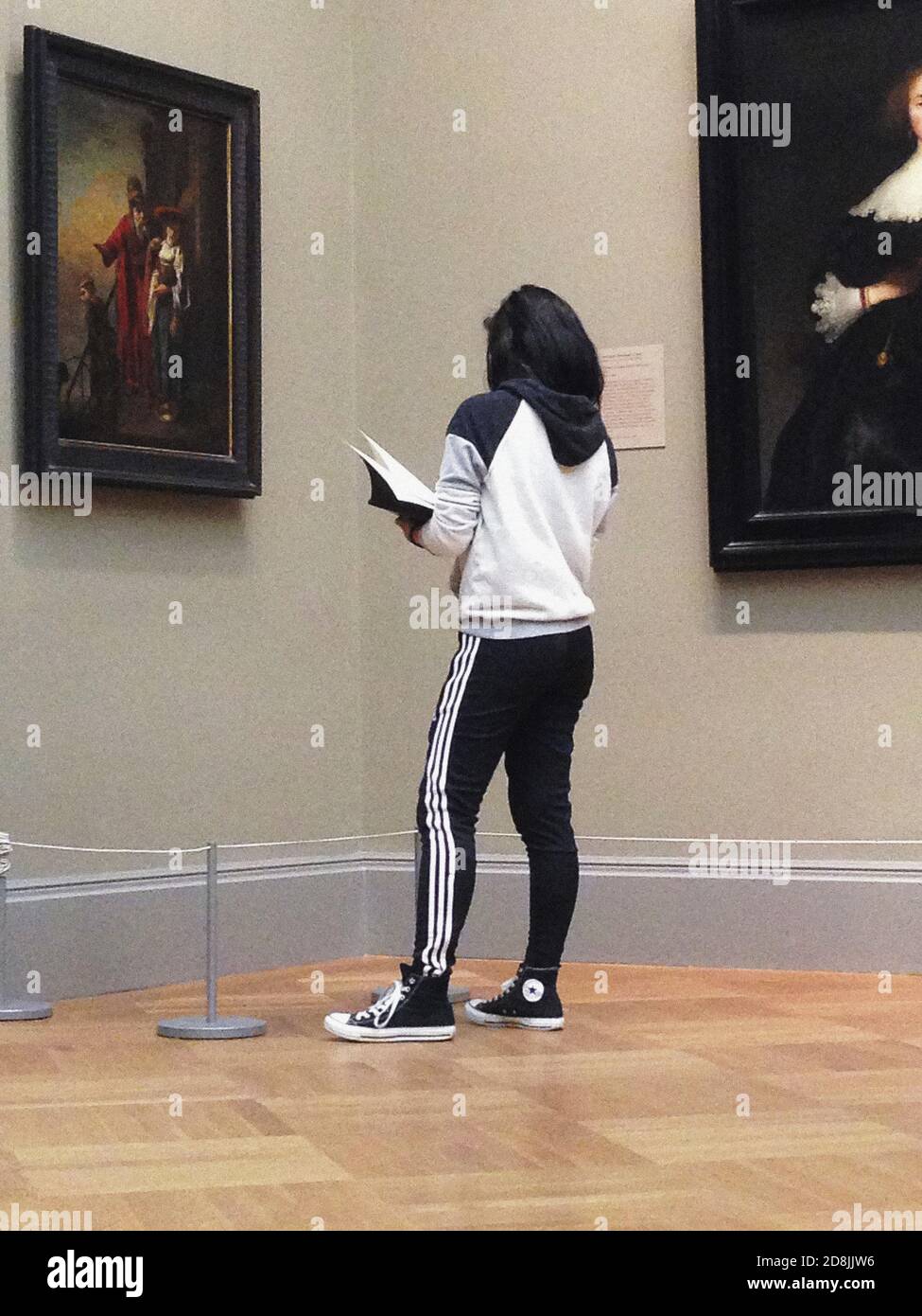 Kunststudent im Museum Stockfoto