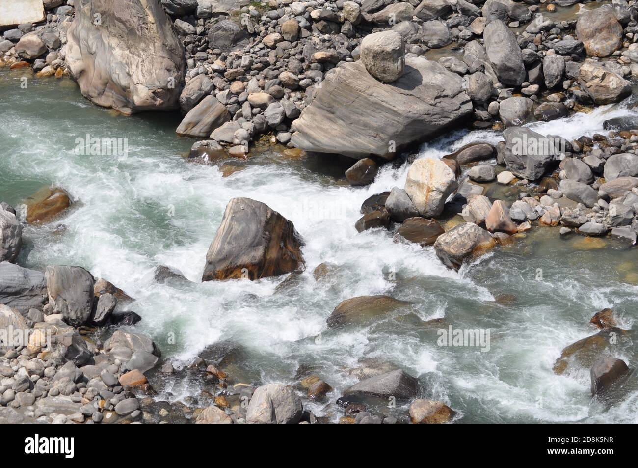 Fluss in Nepal in der Nähe von Pokara Stockfoto