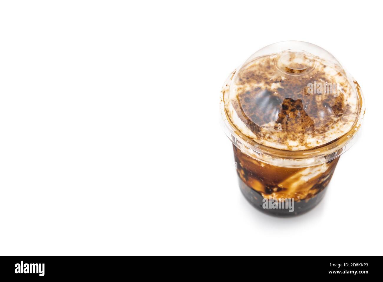 Boba oder Bubble Tee mit braunem Zucker auf weißem Hintergrund Stockfoto