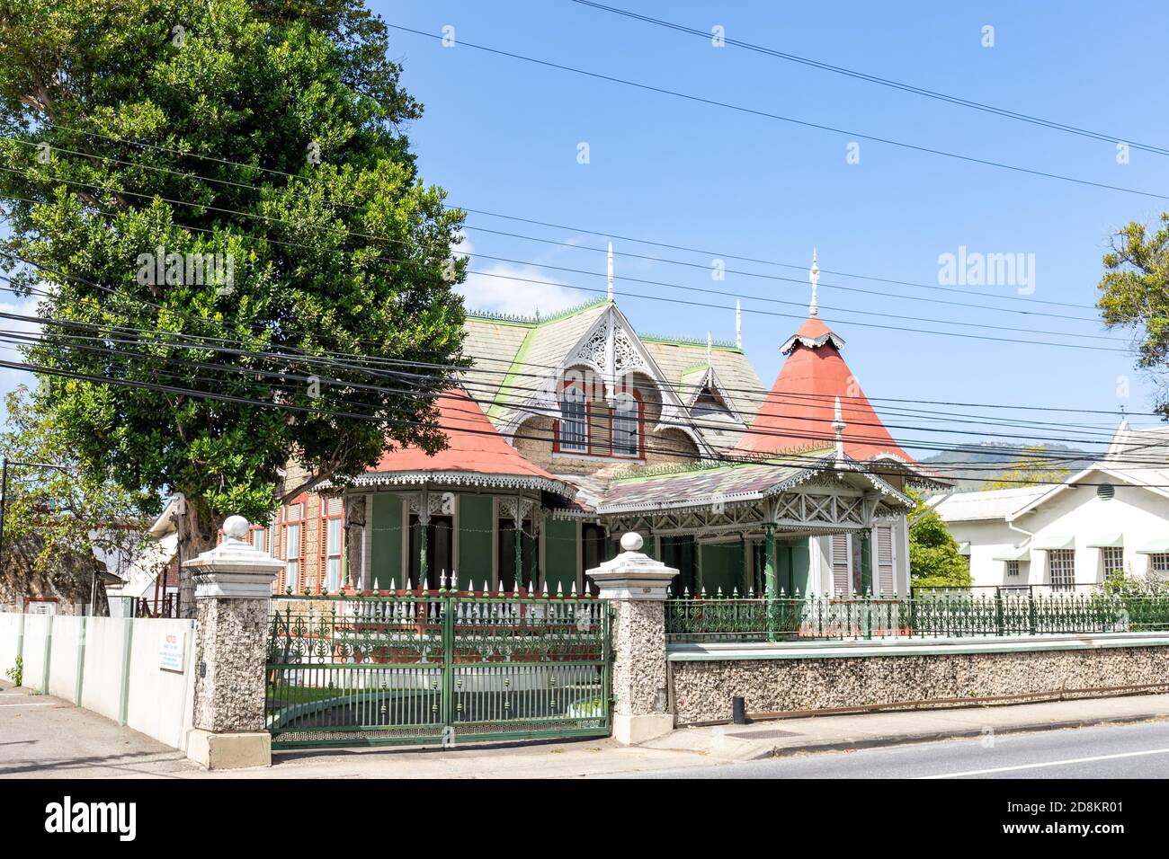 08 JAN 2020 - Hafen von Spanien, Trinidad und Tobago - Haus vor Queen's Park Savannah Stockfoto