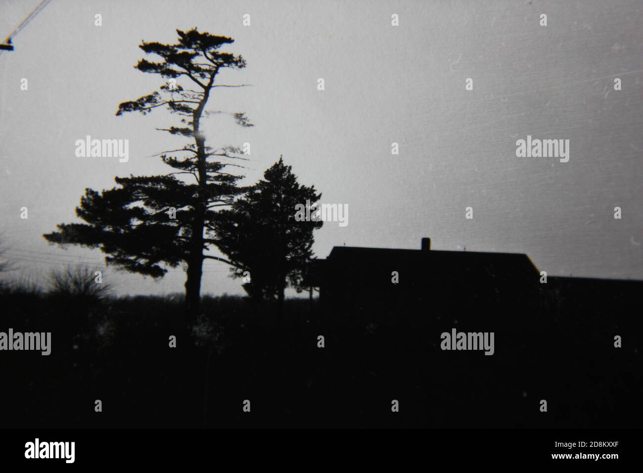 Feine Schwarz-Weiß-Fotografie aus den 1970er Jahren eines Landhauses in den USA. Stockfoto