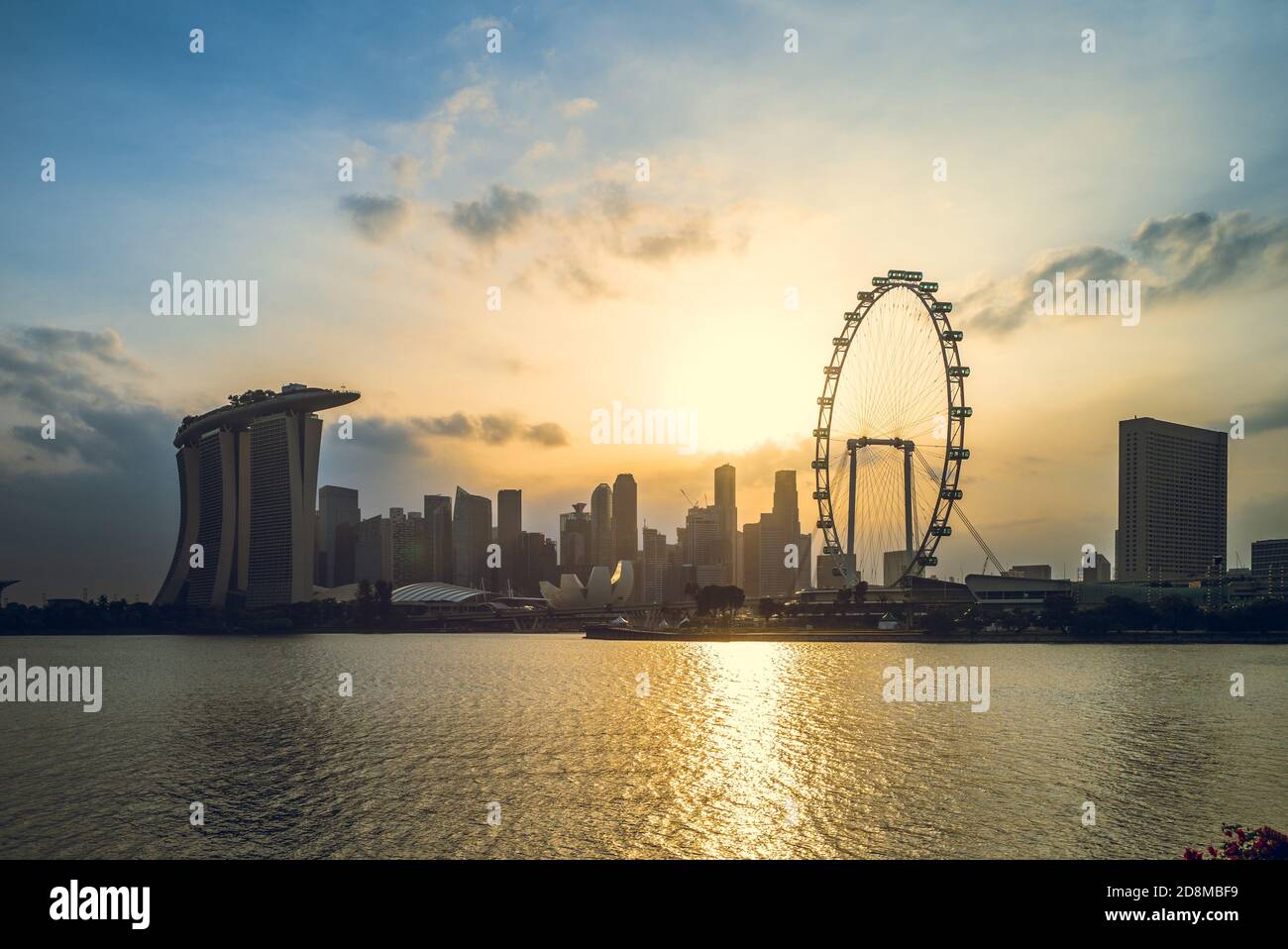 Skyline von singapur an der Marina Bay und Gärten Stockfoto