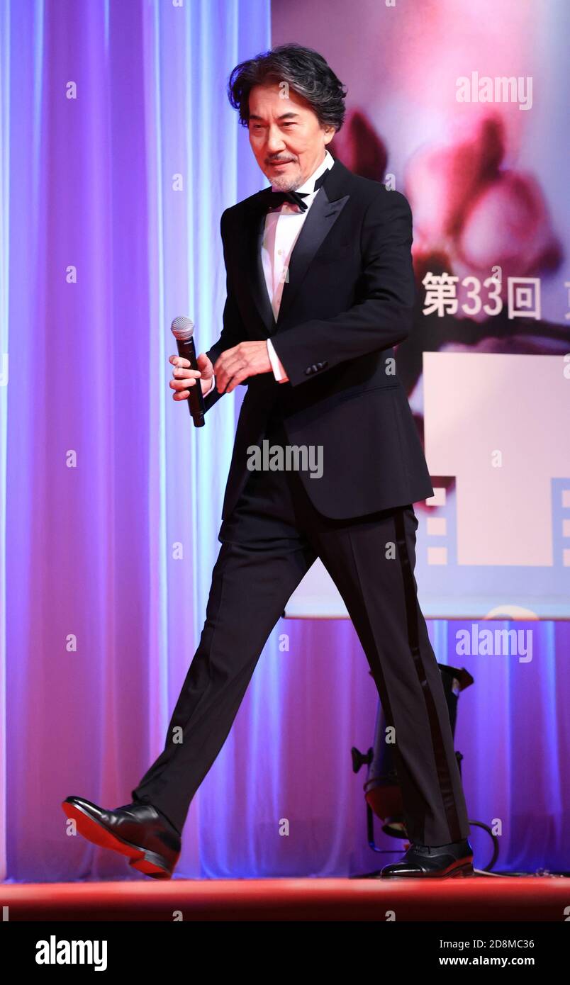 Tokio, Japan. Oktober 2020. Der japanische Schauspieler Koji Yakusho kommt am Samstag, 31. Oktober 2020, als Festivalbotschafter in Tokio zur Eröffnungsfeier des Tokyo International Film Festival (TIFF). Yakusho gewann kürzlich den Preis für den besten Schauspieler beim Chicago International Film Festival. Quelle: Yoshio Tsunoda/AFLO/Alamy Live News Stockfoto
