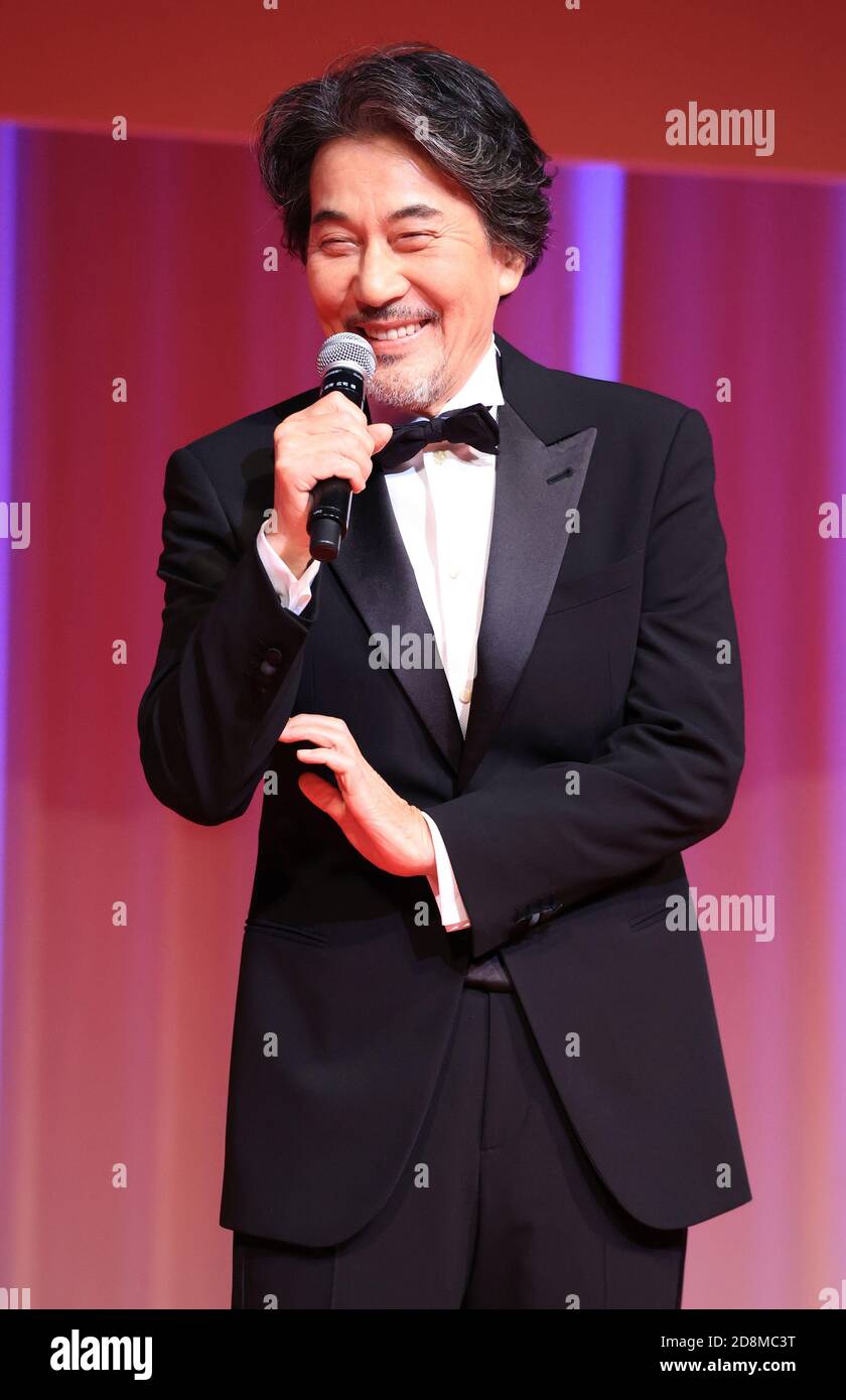 Tokio, Japan. Oktober 2020. Der japanische Schauspieler Koji Yakusho als Botschafter des Tokyo International Film Festival (TIFF) hält eine Rede bei der Eröffnungszeremonie der TIFF, die vom 31. Oktober bis 9. November in Tokio am Samstag, 31. Oktober 2020 stattfinden wird. Yakusho gewann kürzlich den Preis für den besten Schauspieler beim Chicago International Film Festival. Quelle: Yoshio Tsunoda/AFLO/Alamy Live News Stockfoto