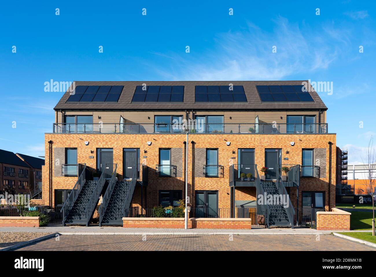 Moderne neue städtische Gehäuse Waterfront Plaza Entwicklung von Cala am Ocean Terminal in Leith, Schottland Großbritannien Stockfoto