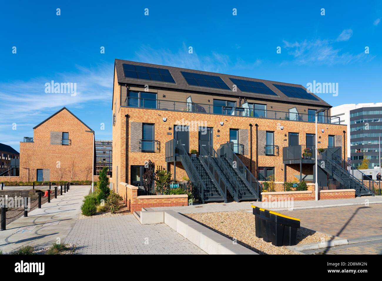 Moderne neue städtische Gehäuse Waterfront Plaza Entwicklung von Cala am Ocean Terminal in Leith, Schottland Großbritannien Stockfoto