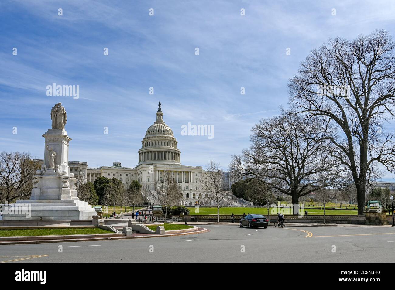 United States Capitol und Capitol Hill gesehen von der National Mall. Das Capitol ist die Heimat des US-Kongresses. Stockfoto