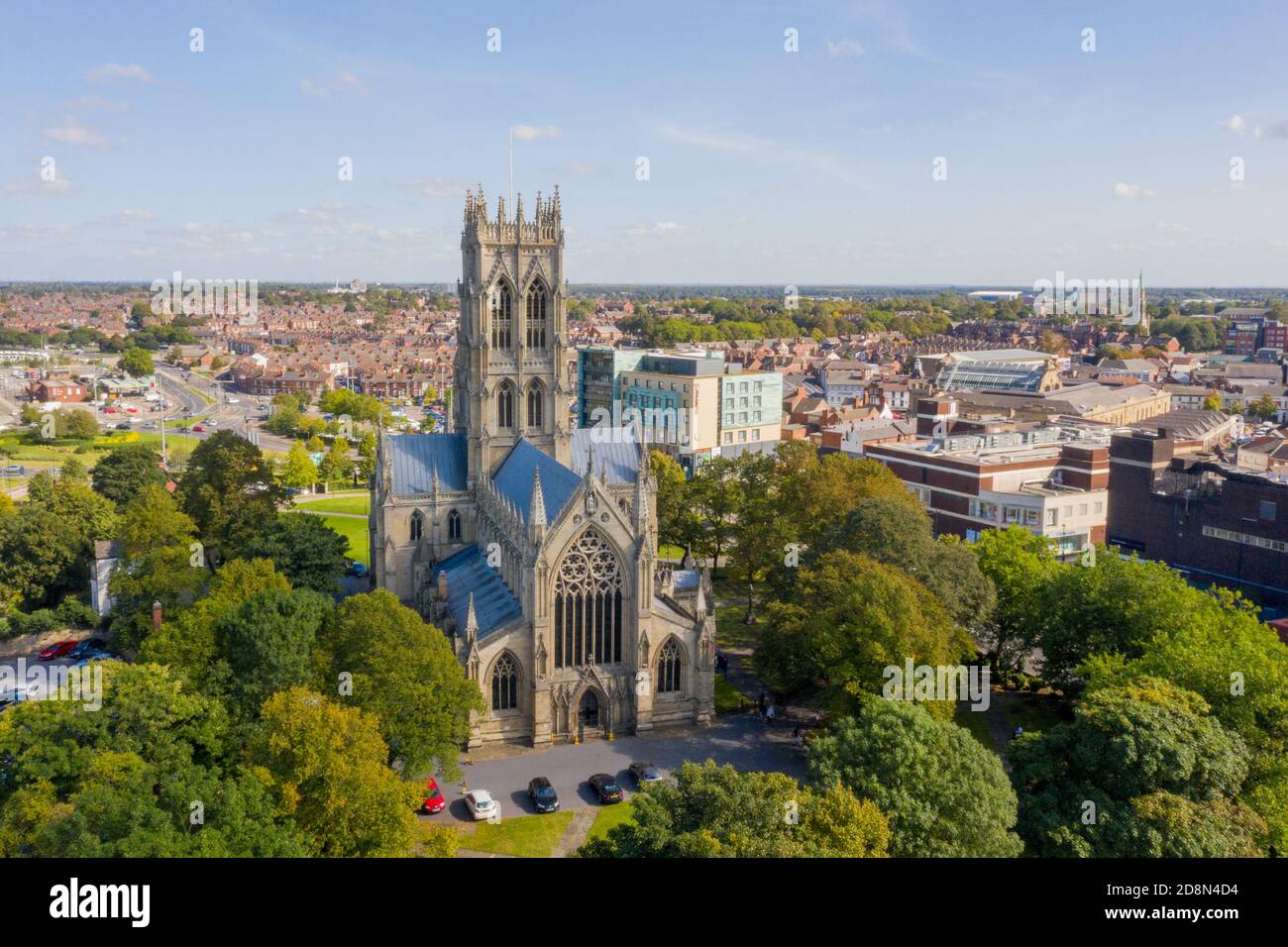 Doncaster St Georges Minster Drohne Foto von großer Kirche zeigt Umgebung Stadtzentrum Bereich von Doncaster South Yorkshire auf einem Sonniger Tag Stockfoto