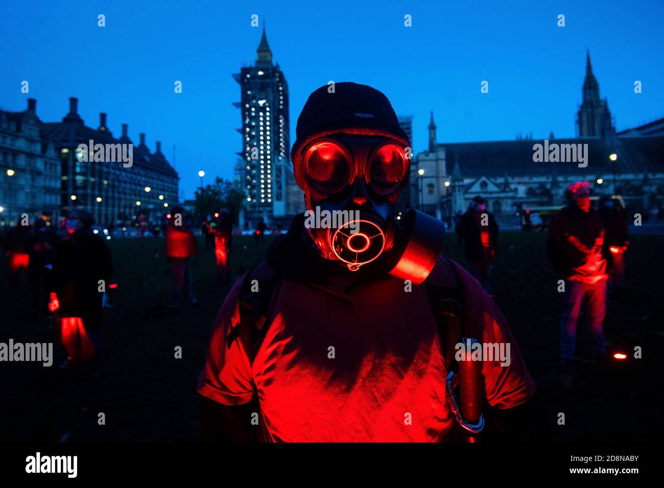 Demonstranten der West End Kampagne während eines Protestes für mehr Finanzierung für die darstellenden Künste im Parliament Square, London. Stockfoto