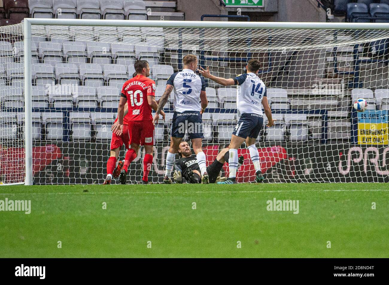 PRESTON, ENGLAND. 31. OKTOBER Gary Gardner vom Birmingham City FC erzielt den Gewinner für die Blues während des Sky Bet Championship-Spiels zwischen Preston North End und Birmingham City in Deepdale, Preston am Samstag, 31. Oktober 2020. (Quelle: Ian Charles, MI News) Stockfoto