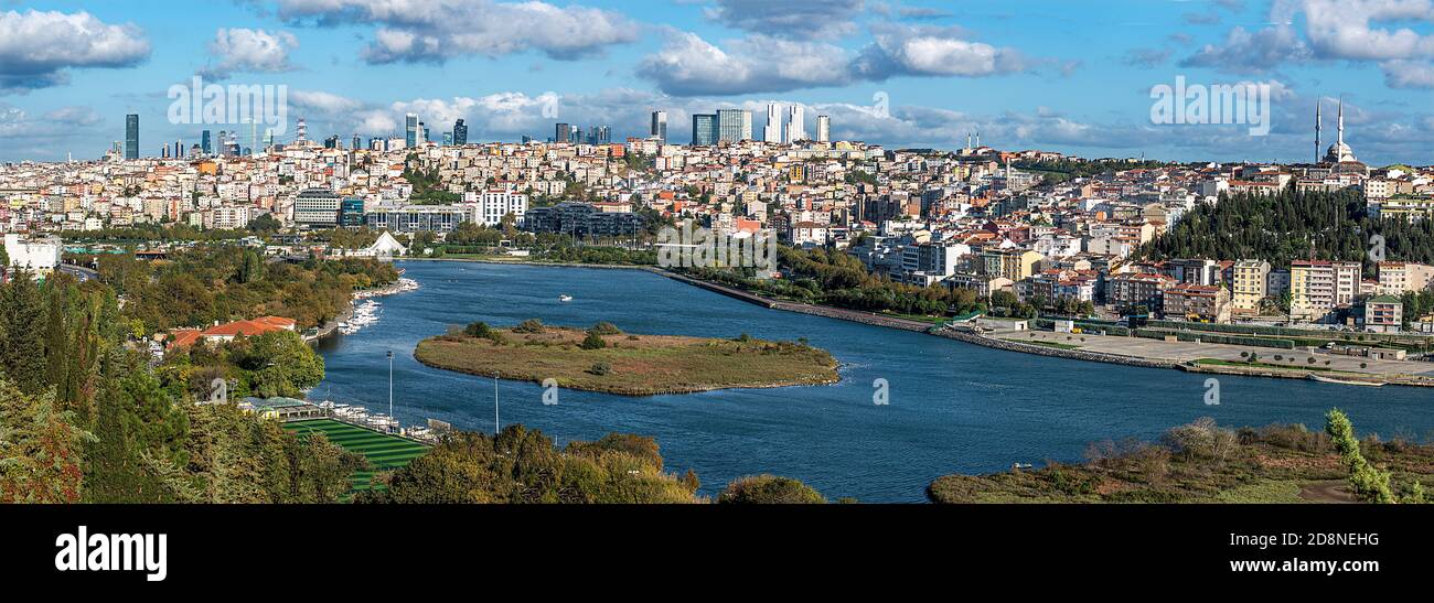 Pierre Loti Hill ist ein Hügel im Stadtteil Eyüp von Istanbul, wo man den spektakulären Blick auf das Goldene Horn beobachten kann. Es ist nach Louis Marie benannt Stockfoto