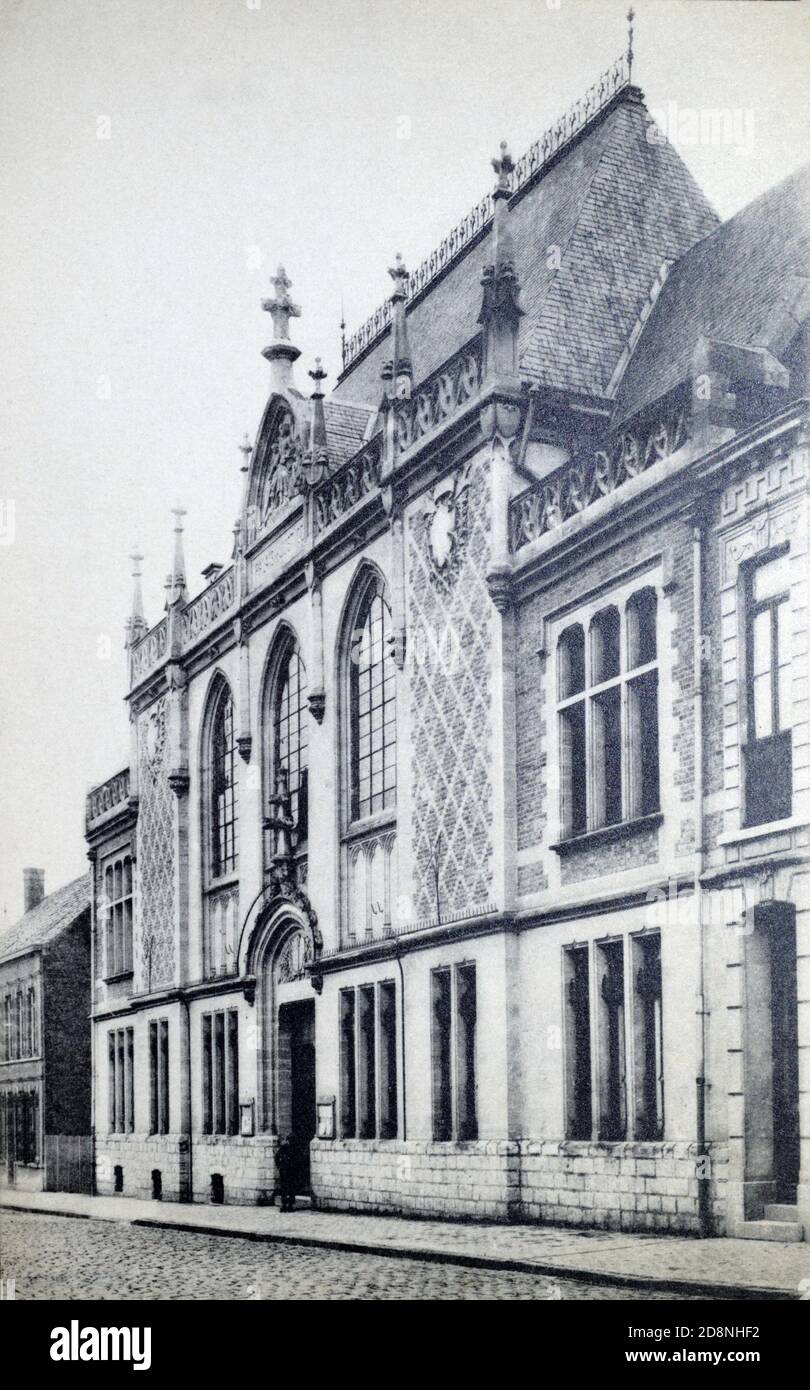 Eine historische Ansicht des Justizpalastes in Hazebrouck, Hauts-de-France, Frankreich von einer Postkarte c.early 1900s entnommen. Stockfoto