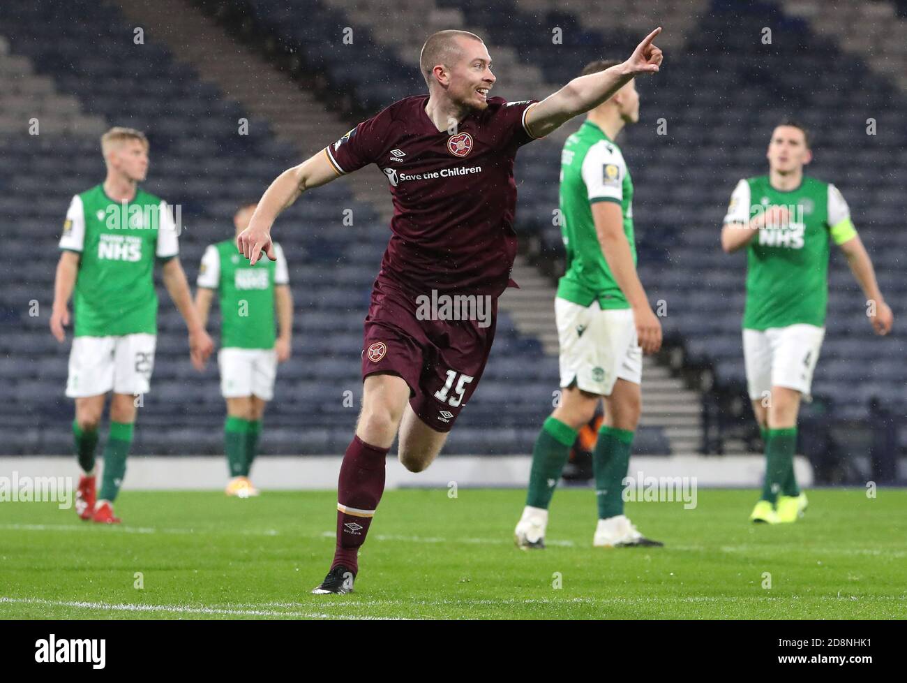 Hearts' Craig Wighton feiert das erste Tor seines Spielers während des Halbfinalspiels des William Hill Scottish Cup in Hampden Park, Glasgow. Stockfoto