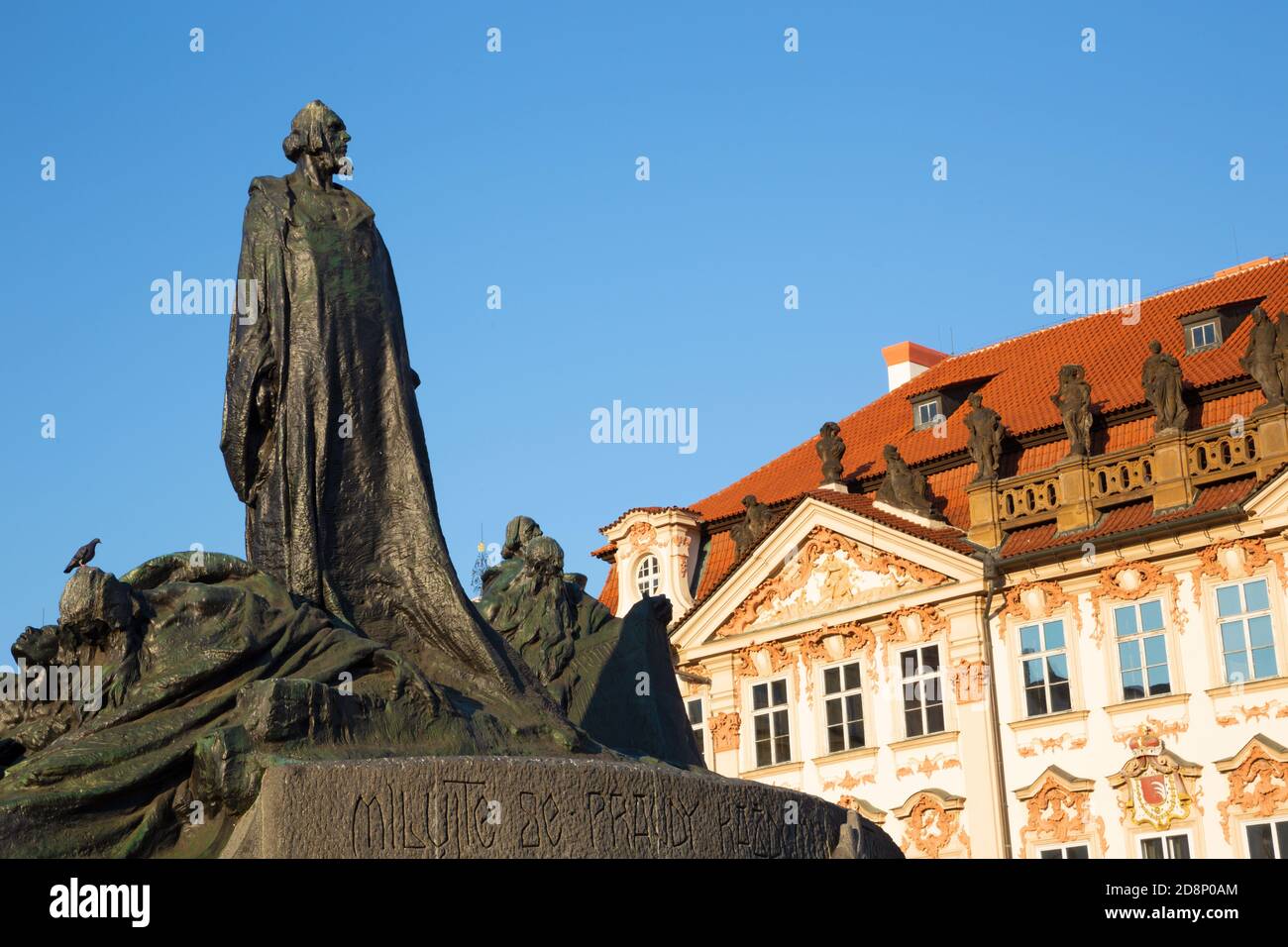 PRAG, TSCHECHISCHE REPUBLIK - 14. OKTOBER 2018: Das Jan Hus-Denkmal von Jan Kotera (1915). Stockfoto