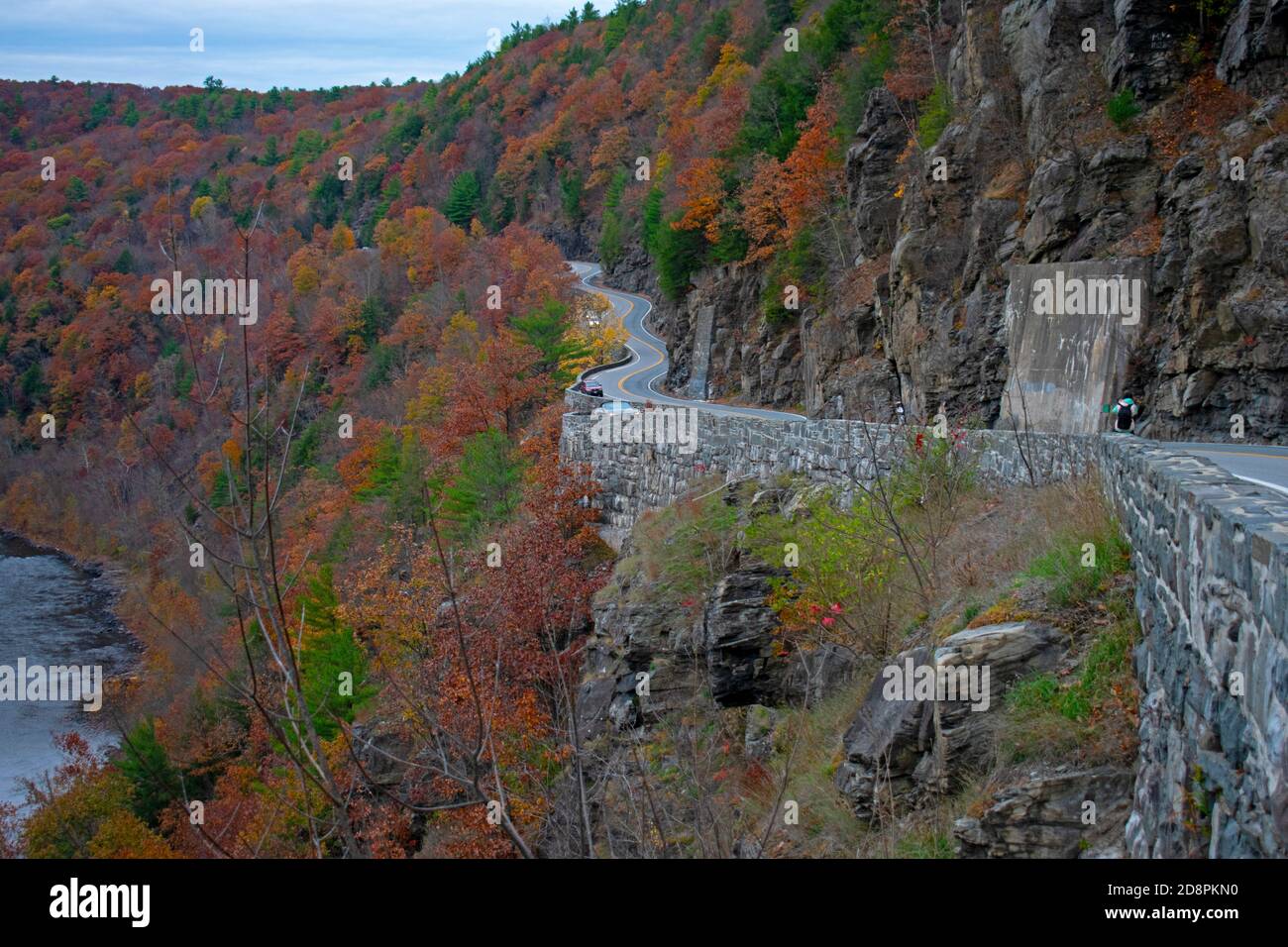 Hawk's Nest Highway, eine kurvenreiche Panoramastraße entlang des Delaware River, bei Sparrow Bush, New York -02 Stockfoto