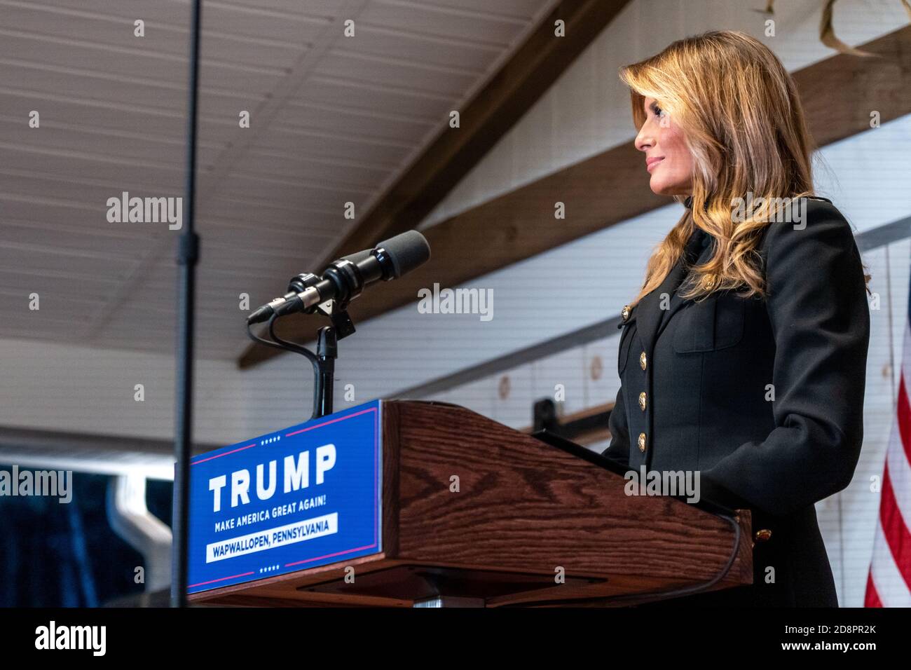 Wapwallopen, PA – 31. OKTOBER: US-First Lady Melania Trump spricht bei einer Wahlkampfveranstaltung "Make America Great Again" mit den Anhängern von Präsident Trump Stockfoto