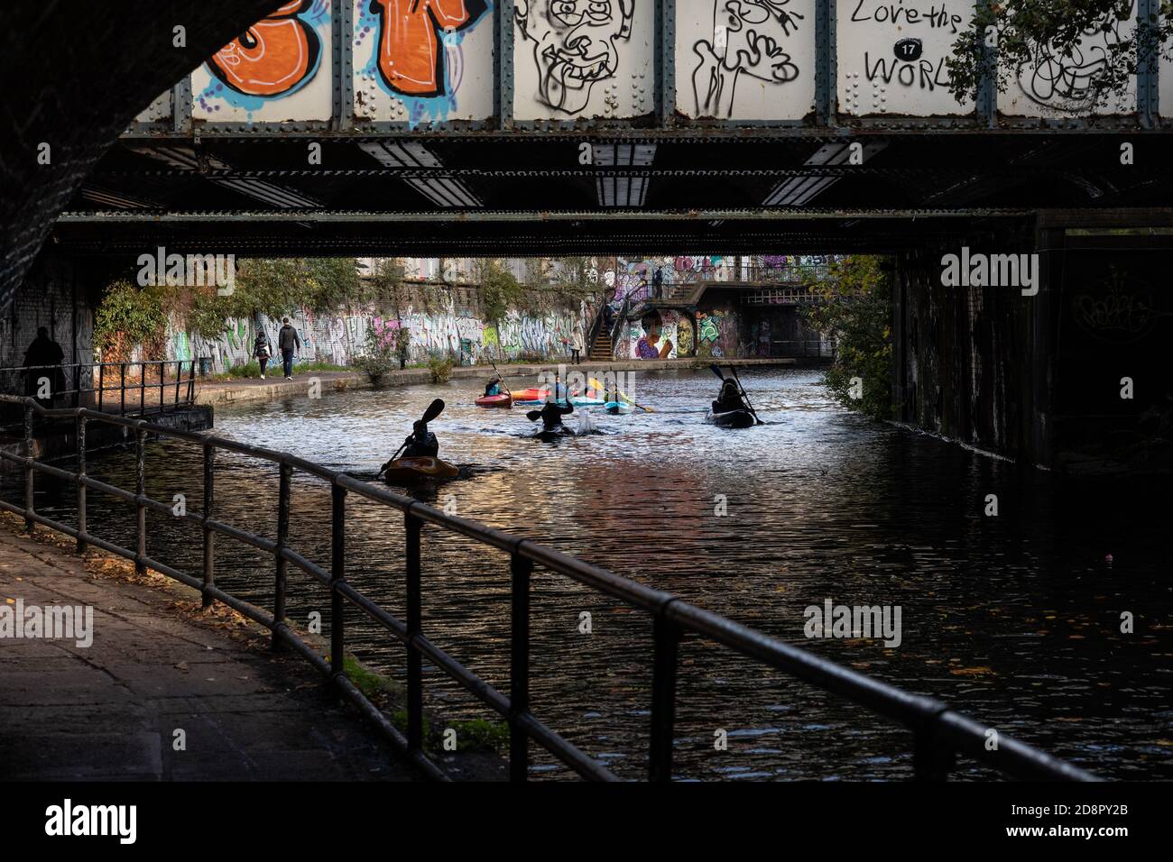 London Camden und entlang des Kanals Stockfoto