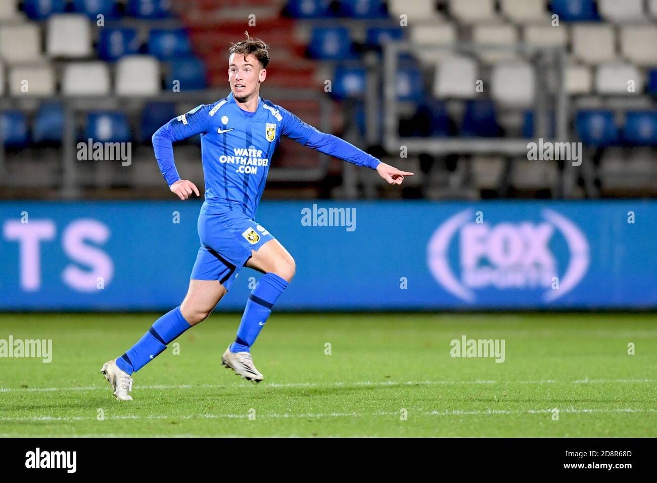 Tilburg Niederlande November 2020 Tilburg 31 10 2020 Koning Willem Ii Stadion Fussball Niederlandische Eredivisie Saison 2020 2021 Vitesse Spieler Patrick Vroegh Nach Seinem Tor Mit Thomas Buitink Wahrend Des Spiels Willem Ii Vitesse