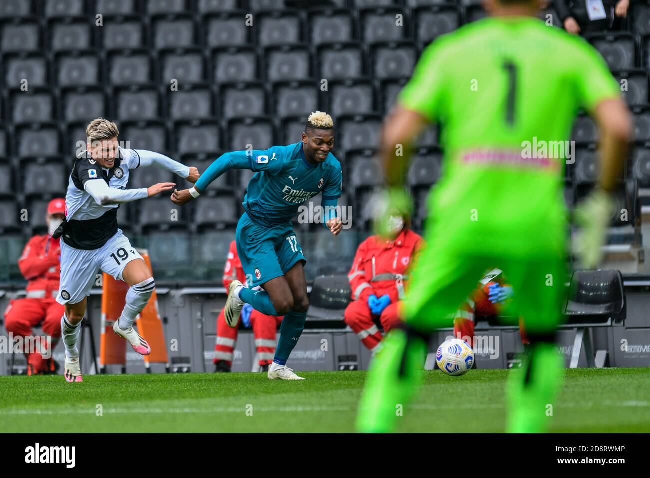 Dacia Arena Friuli Stadion, udine, Italien, 01 Nov 2020, Rafael Leao (AC Mailand) während Udinese Calcio gegen AC Mailand, Italienische Fußball Serie A Spiel - Credit: LM/Alessio Marini/Alamy Live News Stockfoto