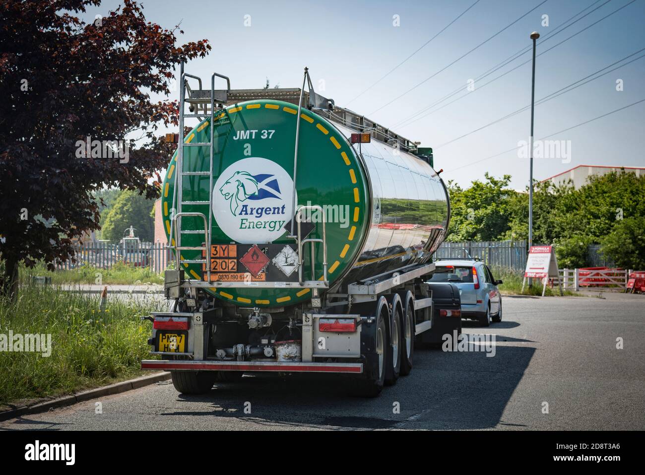 Tankwagen mit Biodiesel verlässt das Produktionswerk in Ellesmere Port, North Cheshire, Großbritannien Stockfoto