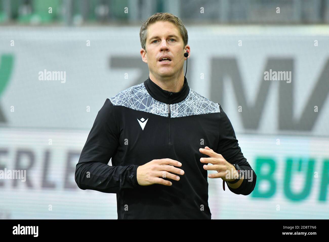 01.11.2020, St. Gallen, Kybunpark, Fußball Super League: FC St.Gallen 1879 - FC Basel 1893, Schiedsrichter Lukas Faehndrich. Kredit: SPP Sport Presse Foto. /Alamy Live Nachrichten Stockfoto