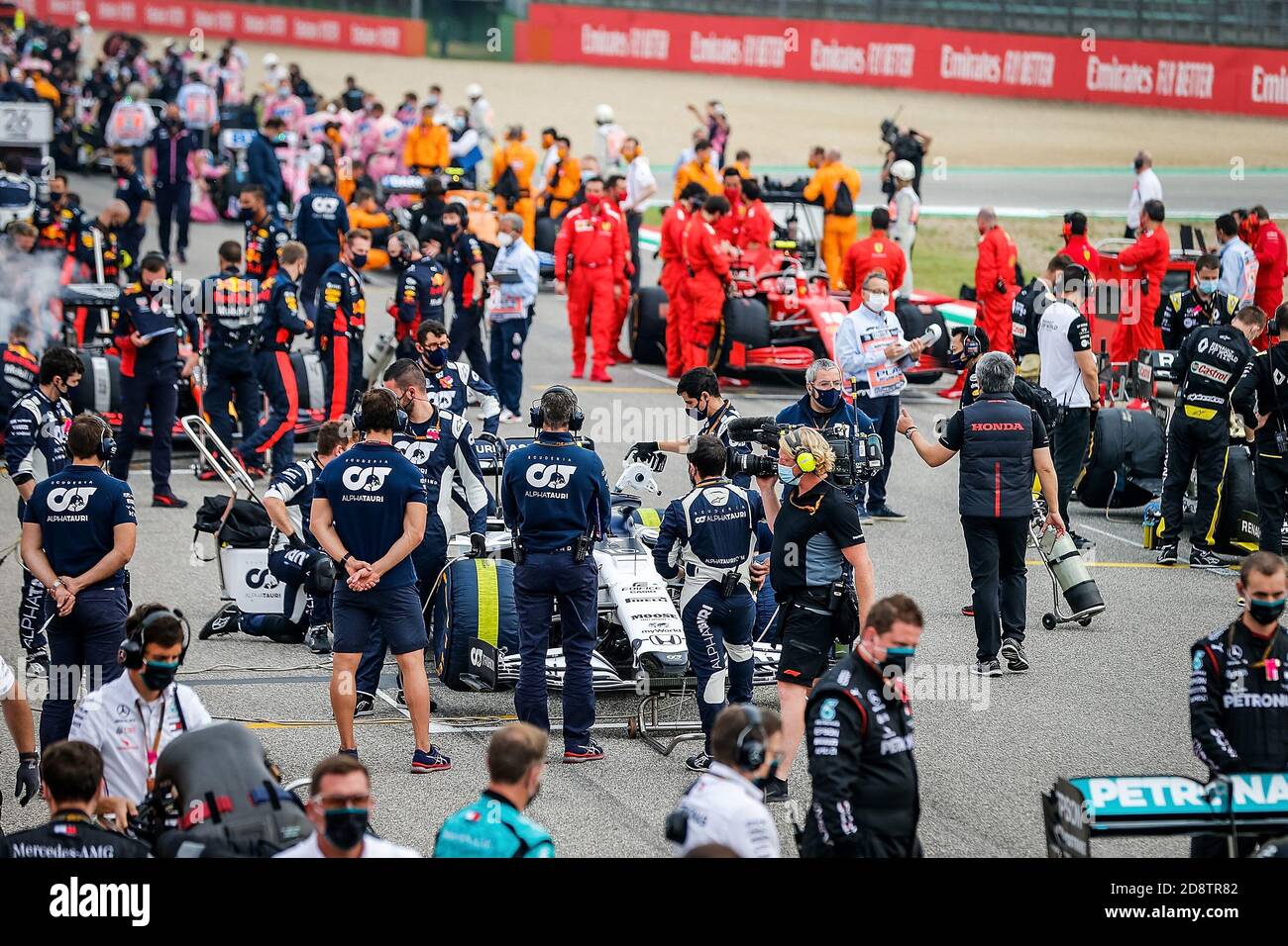 Imola, Italien. November 2020. 01.11.2020, Autodromo Enzo e Dino Ferrari, Imola, Formula 1 Emirates Gran Premio Dell'emilia Romagna 2020, im Bild Startaufstellung weltweit Credit: dpa/Alamy Live News Stockfoto