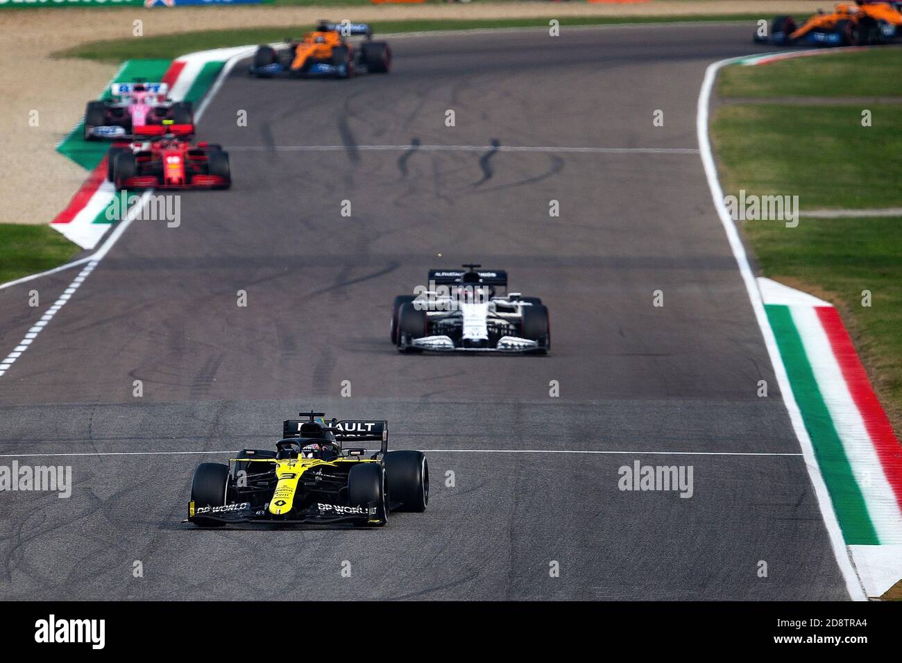 Imola, Italien. November 2020. 01.11.2020, Autodromo Enzo e Dino Ferrari, Imola, Formel 1 Emirates Gran Premio Dell'emilia Romagna 2020, im Bild Daniel Ricciardo (AUS # 3), Renault DP World F1 Team, Daniil Kvyat (RUS # 26), Scuderia AlphaTauri Honda, Charles Leclerc (MCO # 16), Scuderia Ferrari, Sergio Perez (MEX # 11), BWT Racing Point F1 Team, Carlos Sainz Jr. (SPA # 55), McLaren F1 Team, Lando Norris (GBR # 4), McLaren F1 Team – Nutzung weltweit Credit: dpa/Alamy Live News Stockfoto