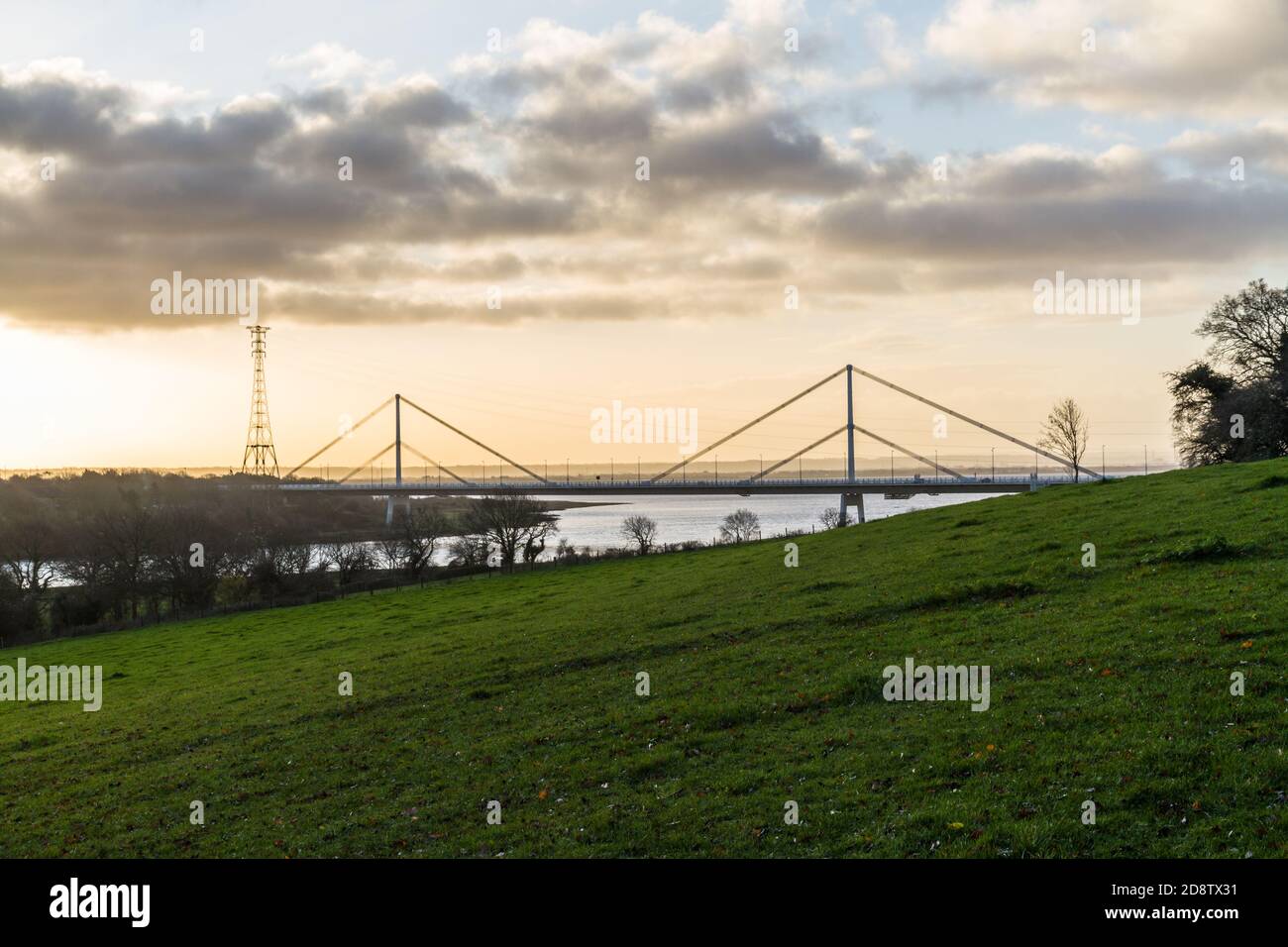 Wye Bridge trägt die M48 im Morgenlicht, Landschaft. Stockfoto