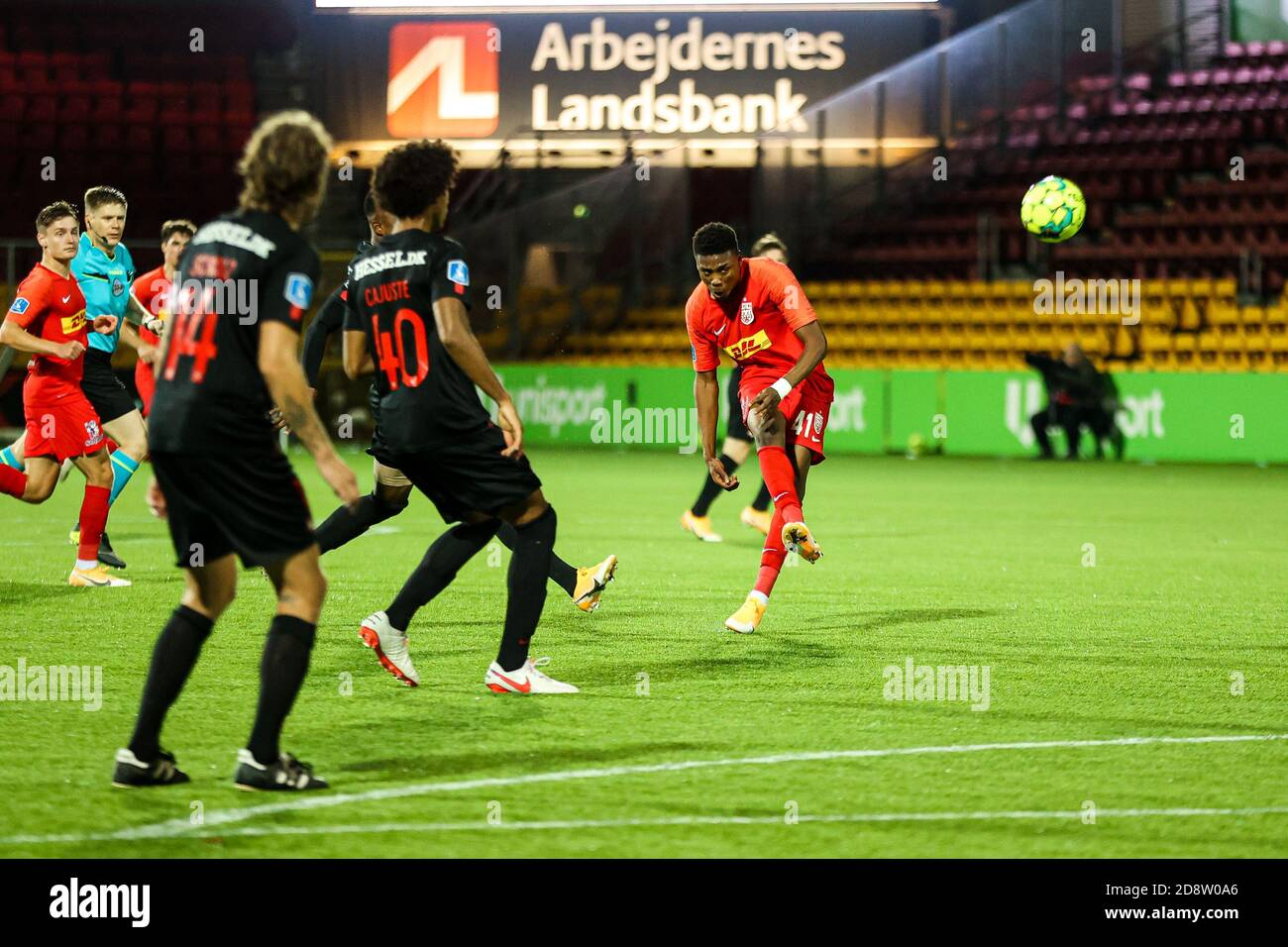 Farum, Dänemark. Oktober 2020. Abu Francis (41) vom FC Nordsjaelland im 3F Superliga Match zwischen FC Nordsjaelland und FC Midtjylland in Right to Dream Park in Farum. (Foto Kredit: Gonzales Foto/Alamy Live News Stockfoto