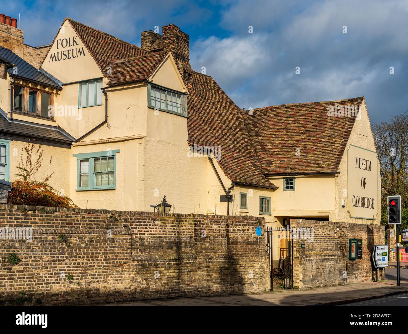 Museum of Cambridge auch bekannt als Cambridge Folk Museum auf der Castle Street, Central Cambridge in einem denkmalgeschützten 17. Jahrhundert ehemaligen Poststation. Stockfoto