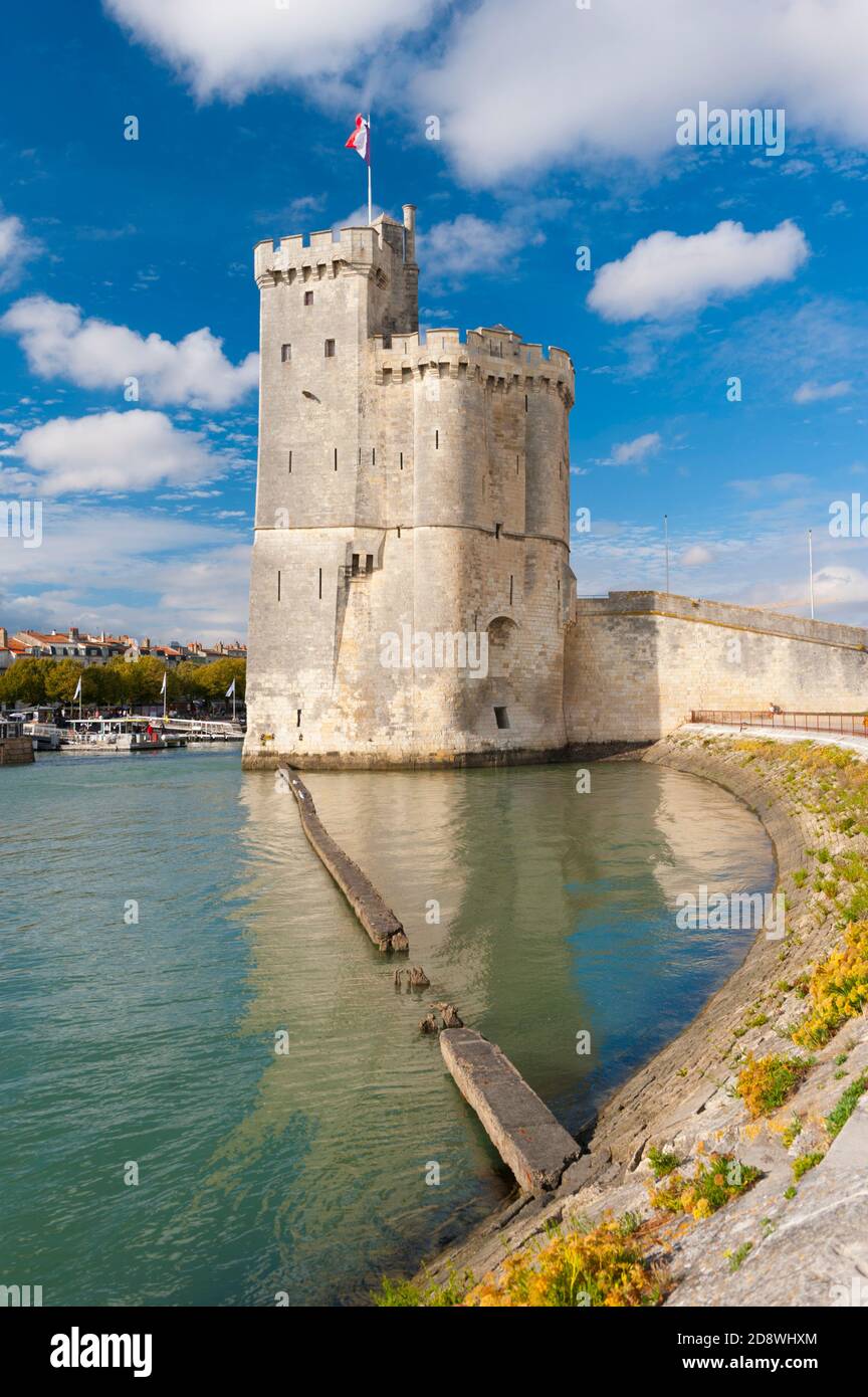 Frankreich, Charente-Maritime (17), La Rochelle, Vieux Port, Tour Saint Nicolas Turm Stockfoto
