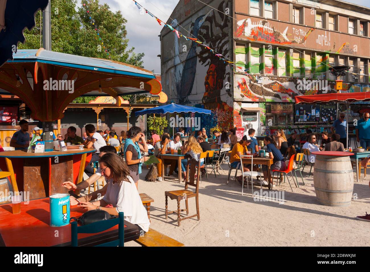 Frankreich, Charente-Maritime (17), La Rochelle, le Gabut Bereich, alte Port Brachland in Street Art umgewandelt, Open-Air-Café namens Guingette La Belle du gab Stockfoto
