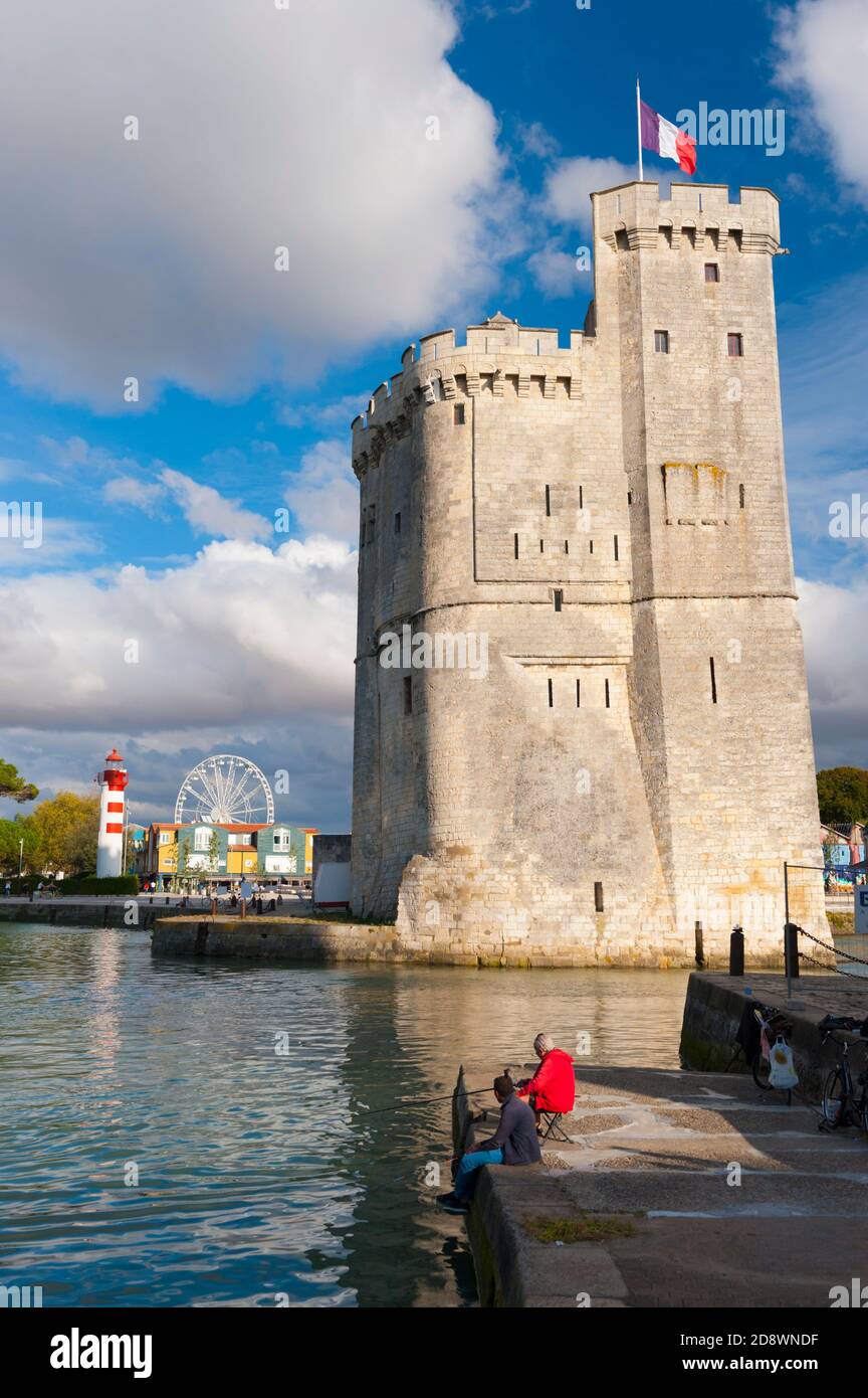 Frankreich, Charente-Maritime (17), La Rochelle, alter Hafen, Tour Saint Nicolas Turm Stockfoto
