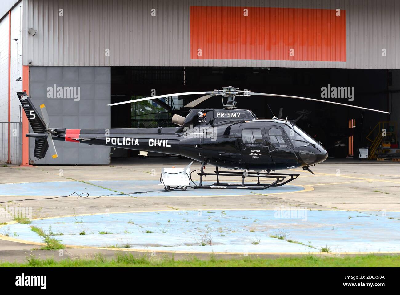 Brasilien Zivilpolizei (Policia Civil) Hubschrauber. Helibras AS-350B2 Esquilo Chopper am Flughafen Campo de Marte in Sao Paulo, Brasilien. Stockfoto