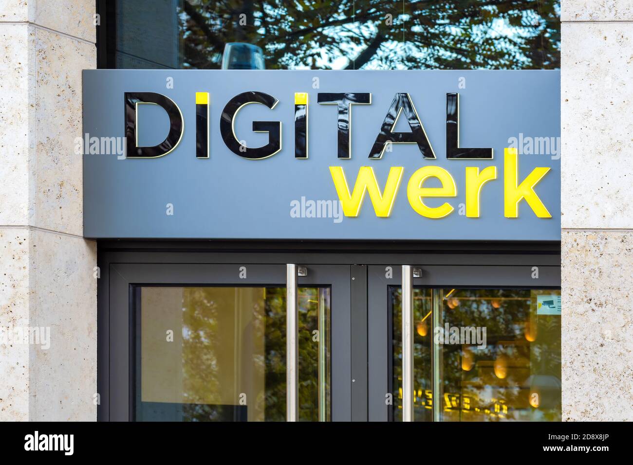 Logo von DigitalWerk. Digitalwerk-Commerz Real will der erste Digital Asset Manager in Deutschland sein. Stockfoto